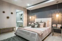 Modern/sleek Apt, 7 mins from Jobos Beach