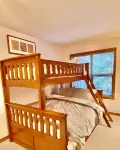 Views! Spacious 2-bed 2-bath corner townhouse, close to lifts and Village.