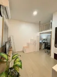 house with free parking, just 7 minutes from the mall,  secure gated community