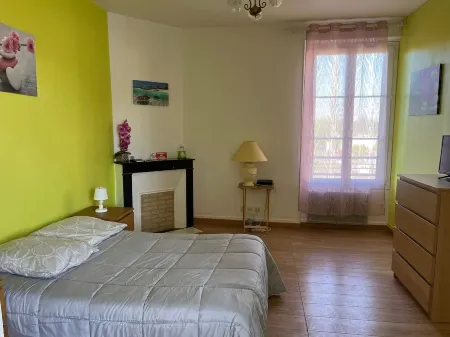 Studio near the city center Отели в г. Жизор