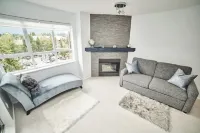 Upscale Modern Apartment in the Heart of Whistler