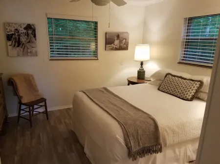 "Last Resort" on Norris Lake, 3BR, 3BA, Andersonville, TN Home