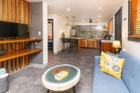 Stylish condo near National Park/beaches/marina