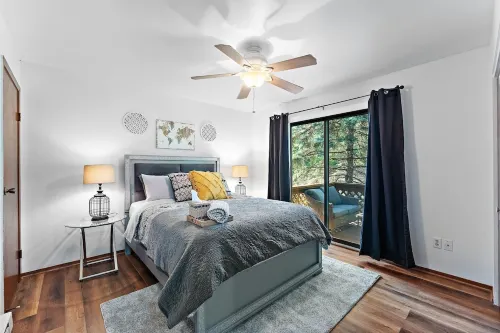 Balcony/Patio/ Fenced Yard/ Attached Garage/near Beach, Park /close to Chicago Hotels in Chesterton