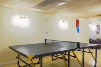 Harding Lakeside Getaway| 8 bedroom sleeps 16! Hotels in Muskegon