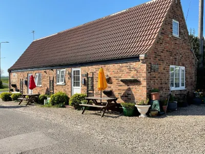 Quirky Cottage Sleeping 10 S/C <br>B&B Adjoining Fox Covert Pub Yarm Hotels in 