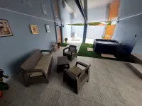 Romantic House with Spacious Hot Tub Spa, Family/Pet friendly and Free Parking