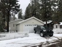 AMAZING Big Bear house NEXT to Slopes + Trails + BBQ! Hotel in zona Lighthouse