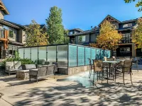 Cozy Rocky Mountain Getaway with Hot Tub! Pet Friendly & Newly Updated!
