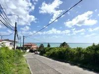 Cosy studio overlooking the rock, 5 minutes from the beach on foot