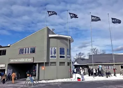 Jack Frost Ski in Ski out Mountain home in Snow Ridge Village Hotels near The Poconos Farm Market