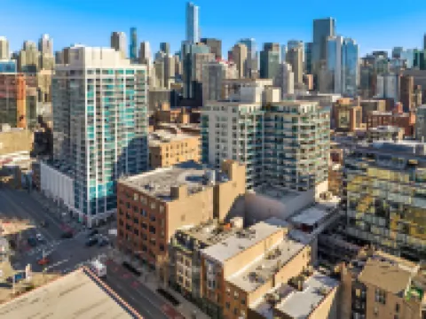 River North 3BR/2BA: HUGE, Parking, Center Chicago