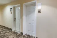 Rockaway Beach Vacation Rental Near Beach Access! - parking
