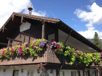 Linderhof Inn Hotels in Leavenworth