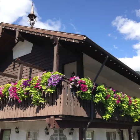 Linderhof Inn