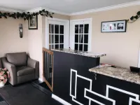 Perth Plaza Inn & Suites Hotels in Perth