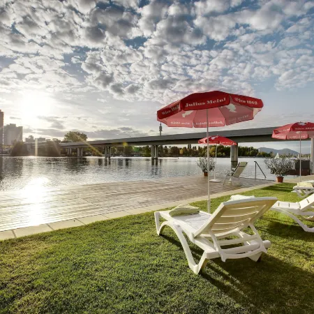 Strandhotel Alte Donau