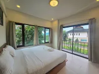Krabi Green Hill Pool Villas