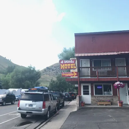 Four Winds Motel