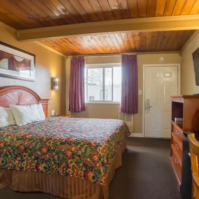 Marina Inn Hotels near Sather Gate