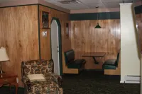 Evergreen Motel Hotels in Oswego