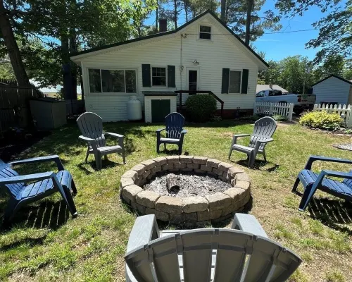 Maine Stay Lake House-Limit12 Home Hotels in Sebago