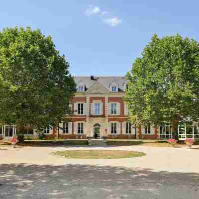 Logis Domaine de Valaudran Hotel Exterior