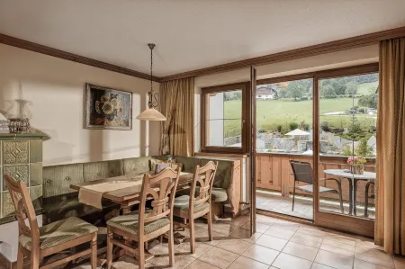 Aster Boutique Hotel & Chalets Отели в г. Fugenberg