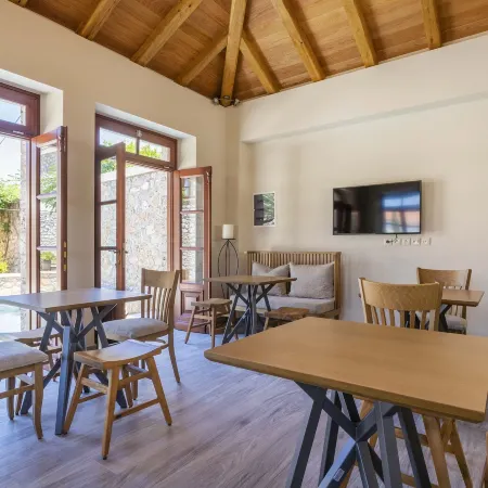 Mare Monte Luxury Suites