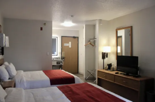 Eastwood Inn Hotel di 