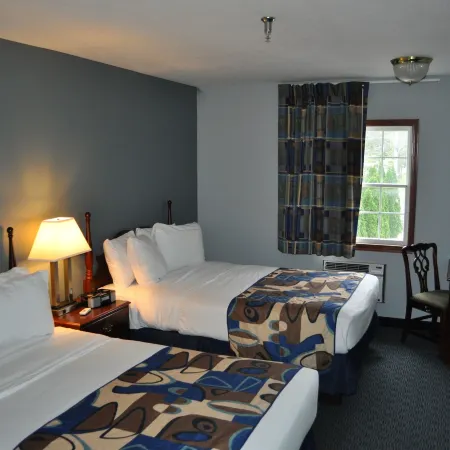 Grand Islander Hotel