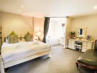 The Red Hotel di Saint Asaph