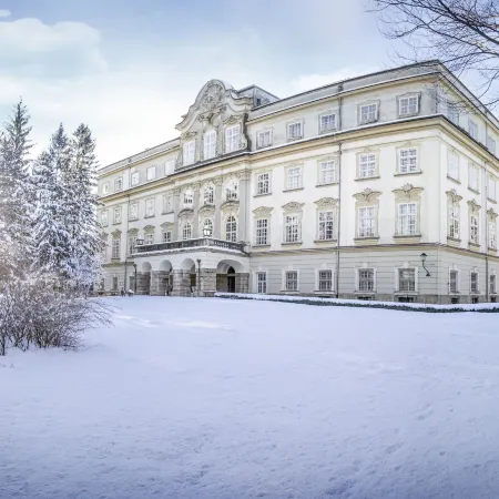 Hotel Schloss Leopoldskron Отели рядом с достопримечательностью «Шлос Хелльбрунн»