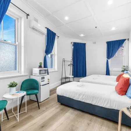 Stay Today Hostel Отели рядом с достопримечательностью «Стадион «Ляйххардт Овал»»