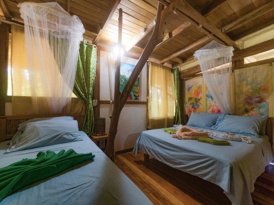 Bahia Rica Fishing & Kayak Lodge