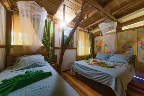 Bahia Rica Fishing & Kayak Lodge - Parkplatz