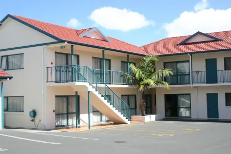 Academy at Botany Motor Inn Отели рядом с достопримечательностью «Колледж Маклинс»