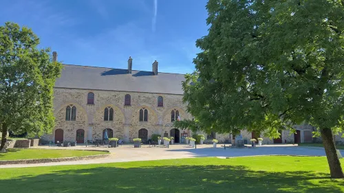 L'Hostellerie du Château de Bricquebec Hotels in Le Mesnil