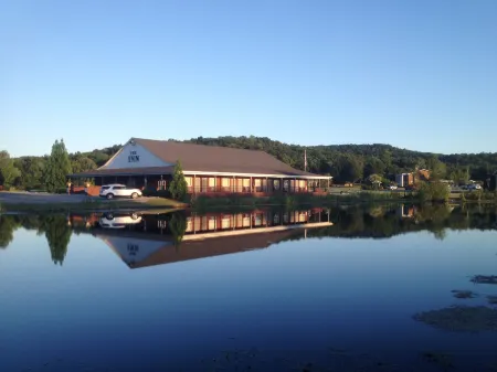 The Golf Inn at QC Resort and RV