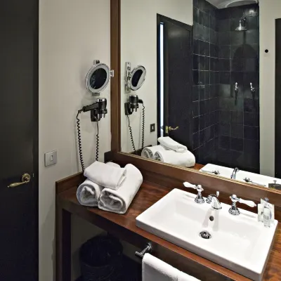 Hotel Market Các khách sạn gần Ga Rocafort