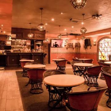 Business Hotel & Suites María Bonita