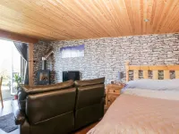 Blackbrae Cabin Hotels in Coatbridge