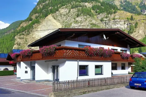 Appartement Sporthütte Fiegl - 駐車場