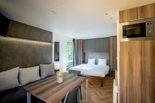 Glamping Bivak - Urban Gardens Gent Hotels in Nazareth
