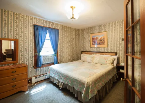 Profile Motel & Cottages - 2-Star