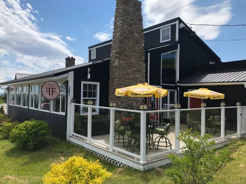 The Iona Heights Inn Hotels in Victoria County