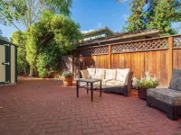 Menlo Park Cottage at Allied Arts