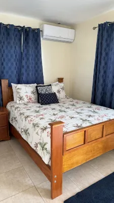 Rolleville Darling House 1 Bedroom Unit Hotels in 