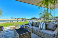 Modern Beachfront Retreat 2 King Suites + فنادق في Rocky Point