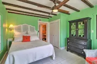 Waterfront Port Isabel Family Home w/ Pool & Pier! - parking